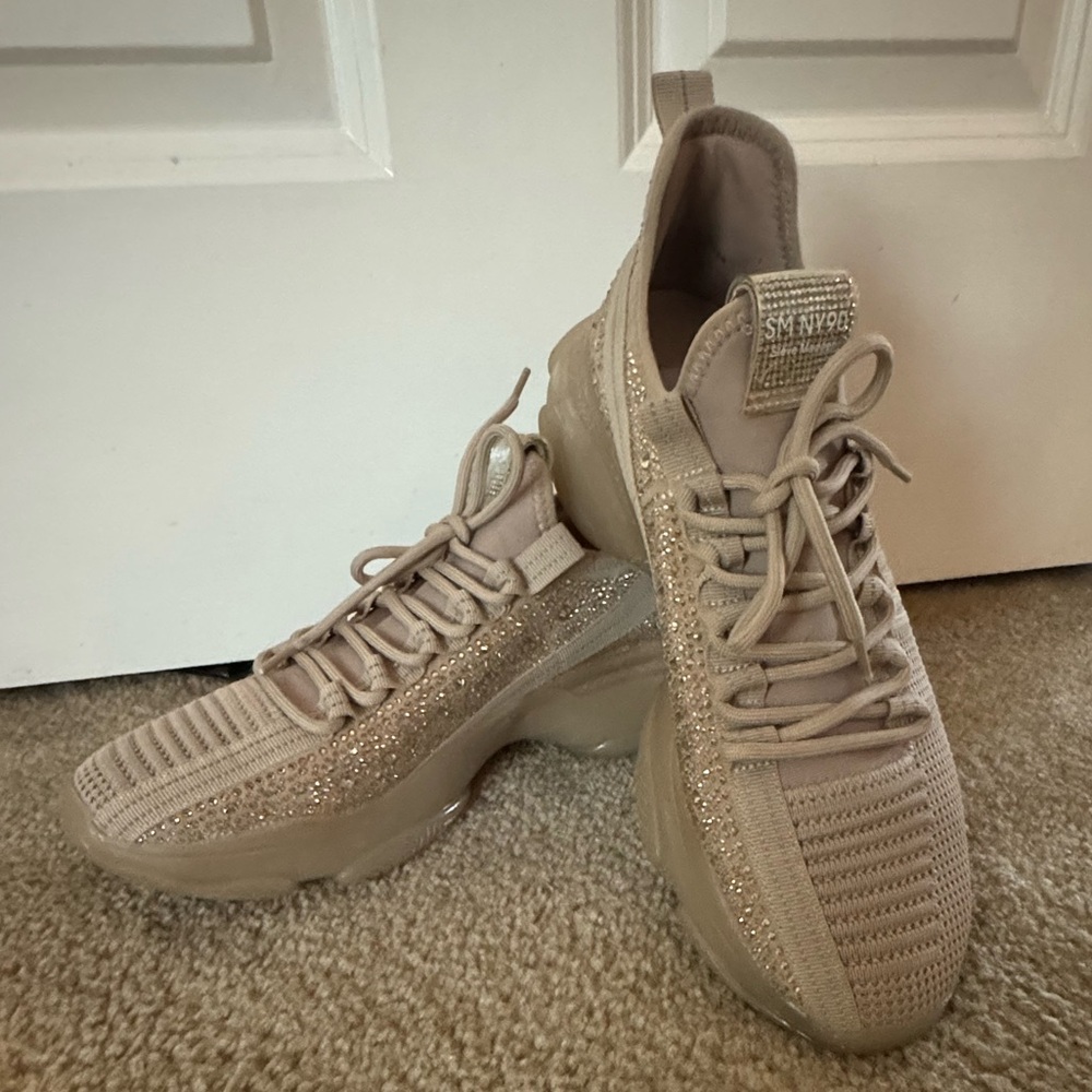 Maxima Sneaker
